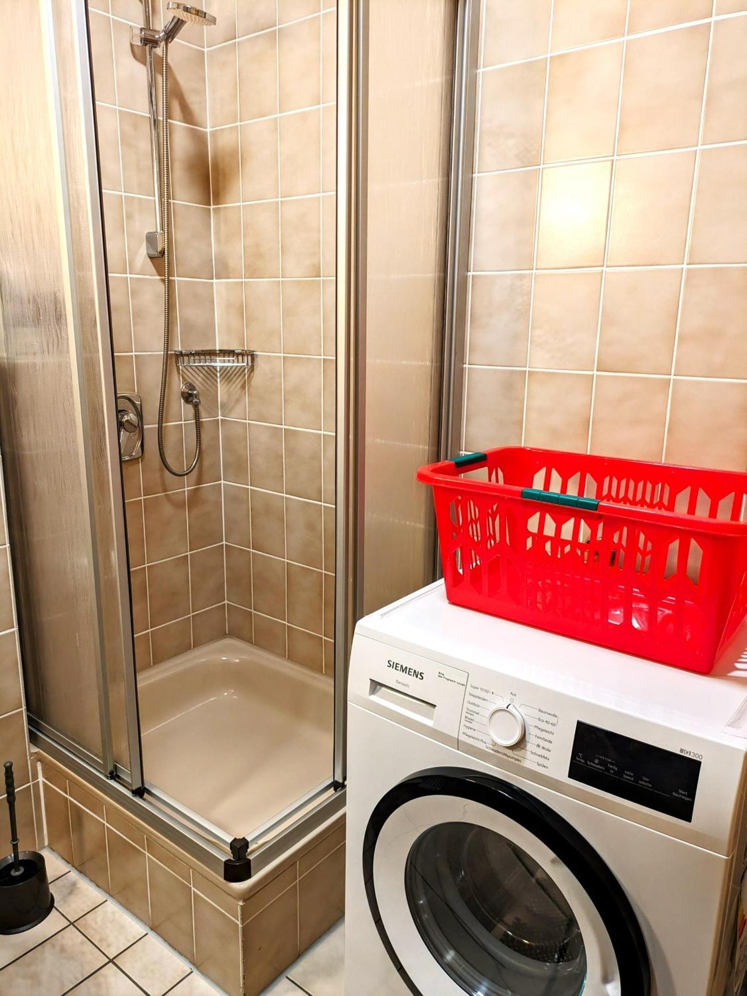4 Zimmer Geraeumige Und Ruhig Gelegene Ferien- Und Monteurwohnung Nur Fuer Sie Allein Aujvari Vermietungen Spiegelberg Exterior foto