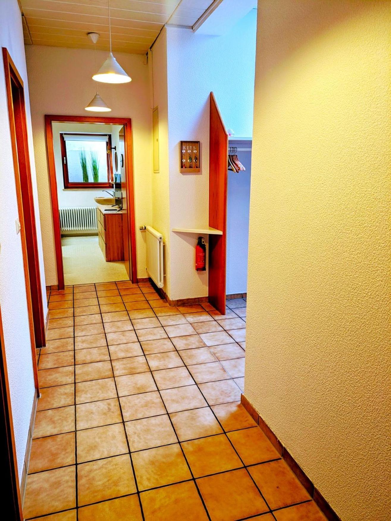 4 Zimmer Geraeumige Und Ruhig Gelegene Ferien- Und Monteurwohnung Nur Fuer Sie Allein Aujvari Vermietungen Spiegelberg Exterior foto