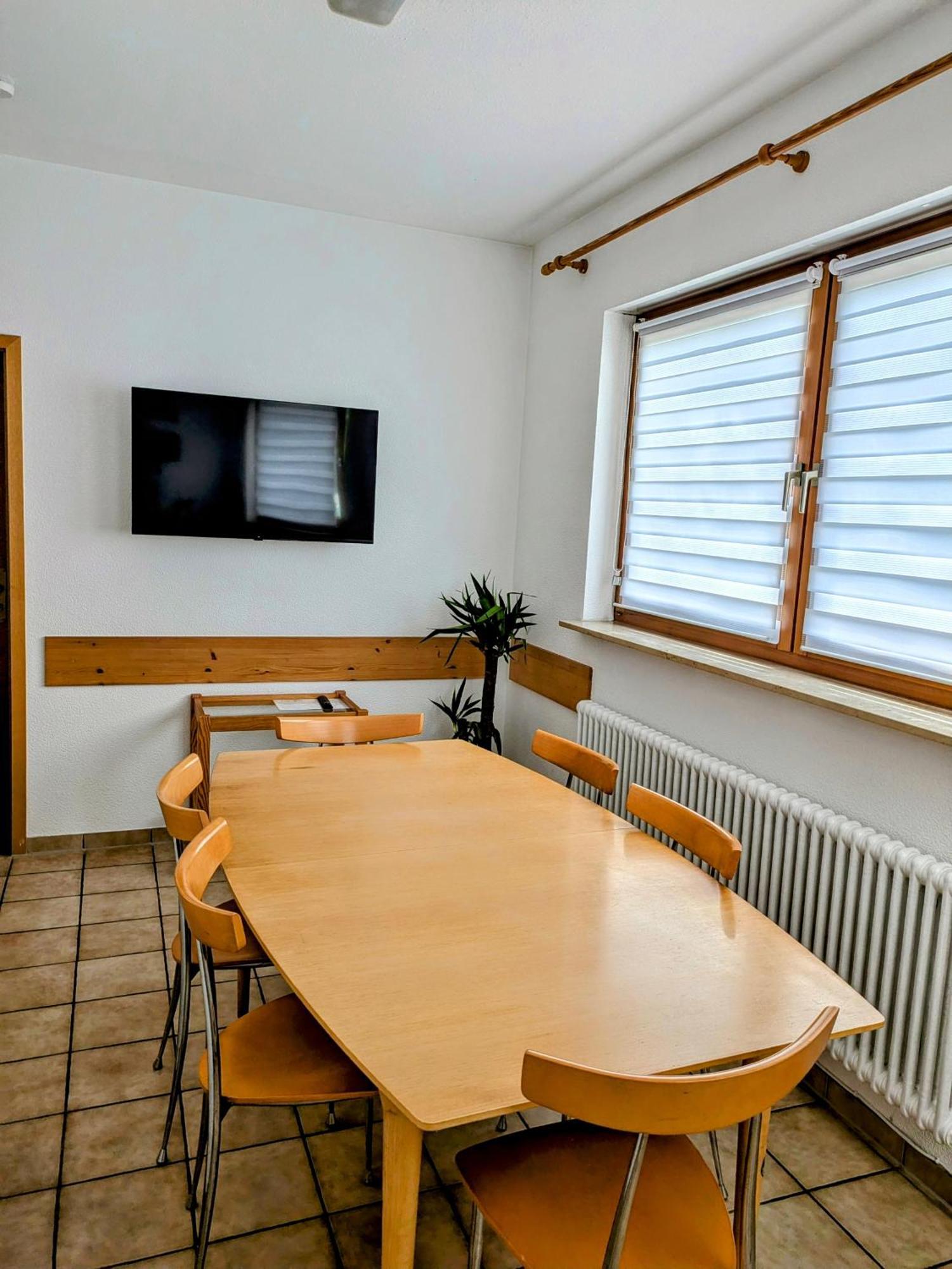 4 Zimmer Geraeumige Und Ruhig Gelegene Ferien- Und Monteurwohnung Nur Fuer Sie Allein Aujvari Vermietungen Spiegelberg Exterior foto